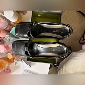 Kenneth Cole Reaction Black Flats